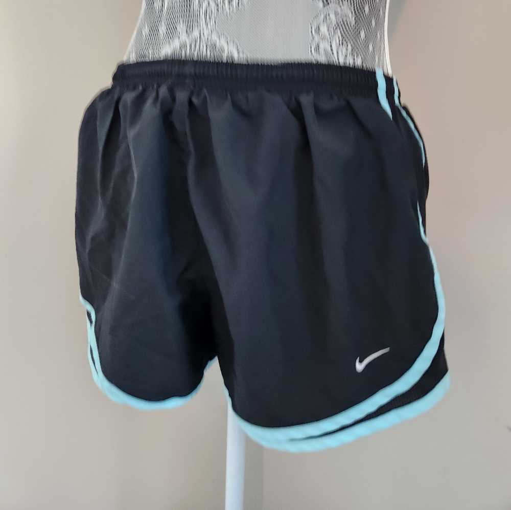 Nike Shorts - Picture 2 of 9